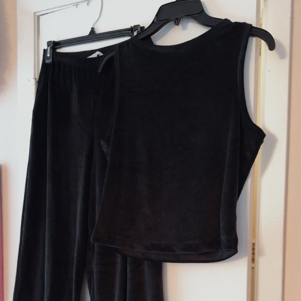 Velvet Ribbed Pajama Set - Picture 3 of 3